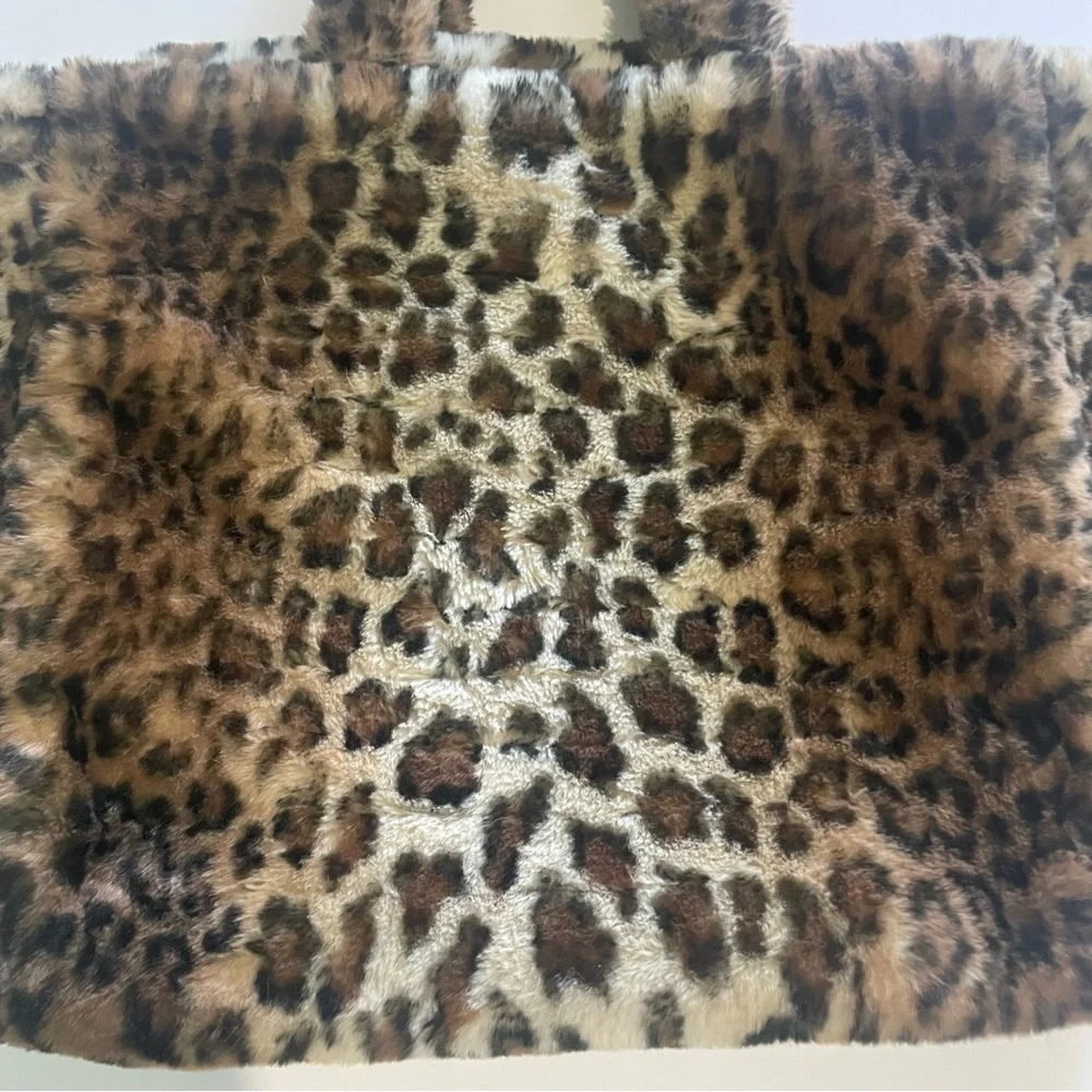 Cabi Chase Tote - Picture 3 of 8